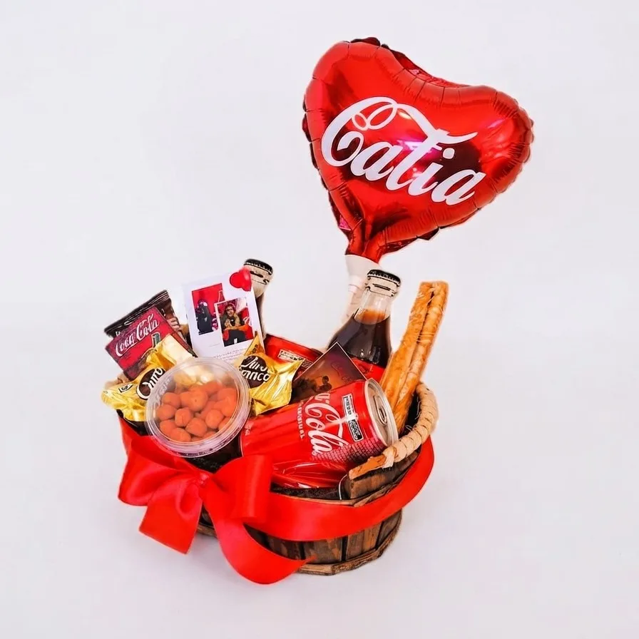 Cesta de Guloseimas Geração Coca-Cola + Balão