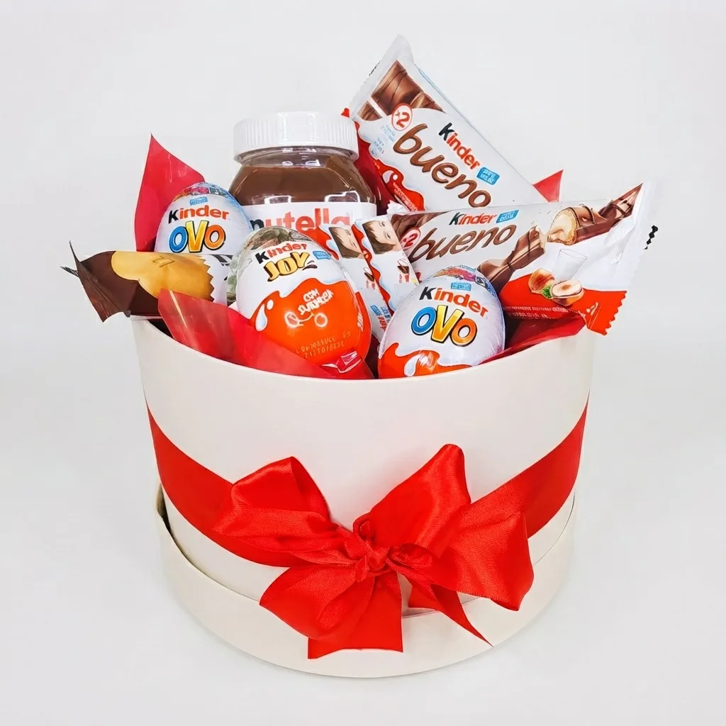 Cesta Box Luxo Redonda P com Kinder e Nutella
