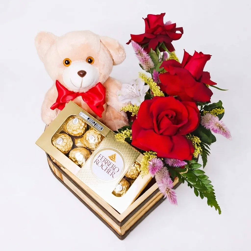 Cesta Coração Rústico M com Chocolates Urso de Pelúcia e Rosas