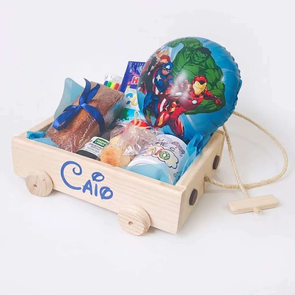 Cesta de Guloseimas e Pintura Carrinho de Madeira Dia das Crianças